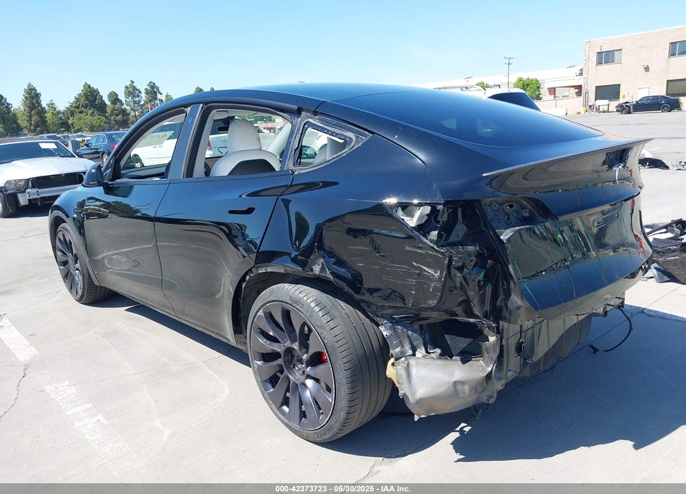 2022 TESLA MODEL Y VIN: 7SAYGDEF0NF490213