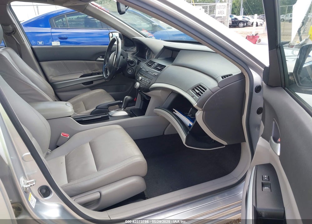 2008 HONDA ACCORD VIN: JHMCP26818C036905