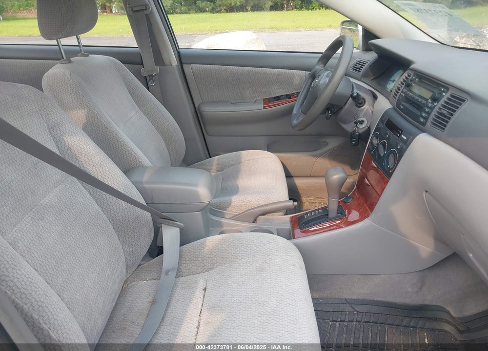 2004 TOYOTA COROLLA LE VIN: JTDBR32EX42026589