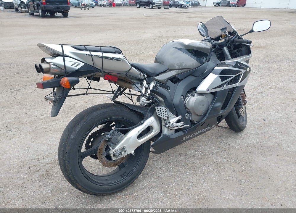 2004 HONDA CBR1000 RR VIN: JH2SC57074M003230