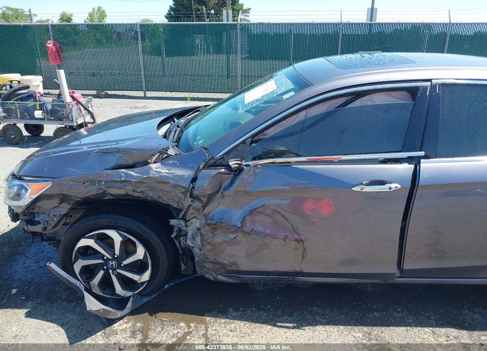 2016 HONDA ACCORD EX-L V-6 VIN: 1HGCR3F83GA027331