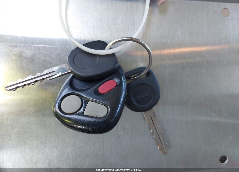 2002 GMC YUKON SLE VIN: 1GKEC13Z12R118154