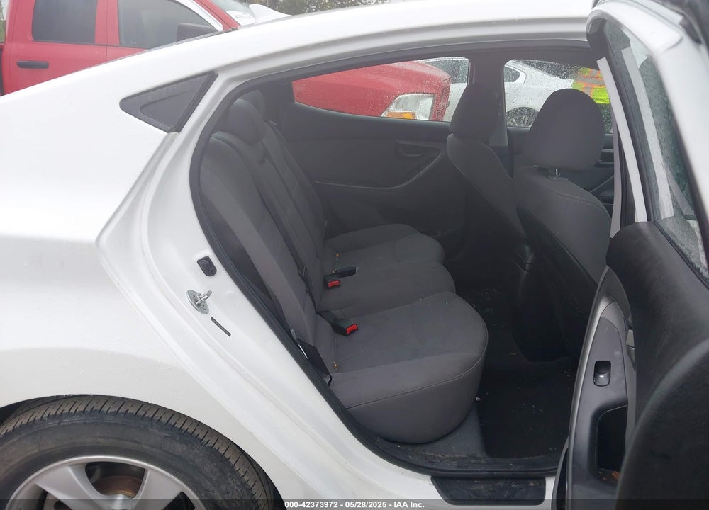 2014 HYUNDAI ELANTRA VIN: 5NPDH4AE5EH505635