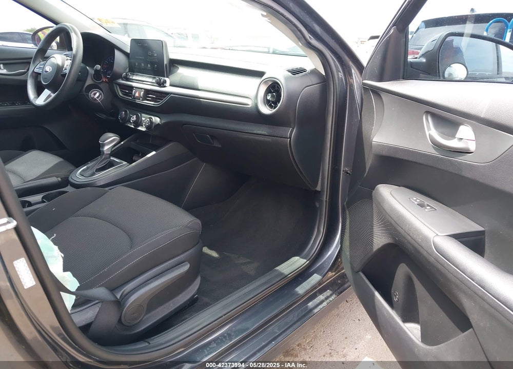 2021 KIA FORTE VIN: 3KPF24AD0ME300230