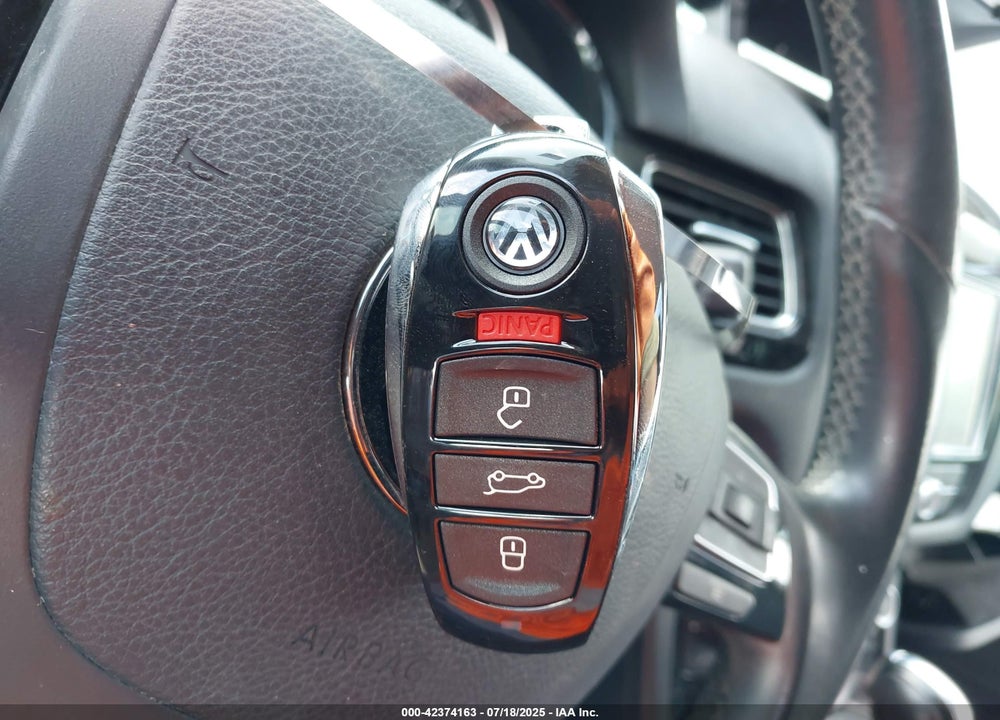 2012 VOLKSWAGEN TOUAREG VIN: WVGEF9BP5CD010017