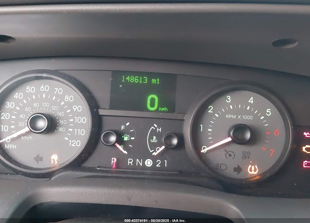 2008 MERCURY GRAND MARQUIS VIN: 2MEFM75V88X651402