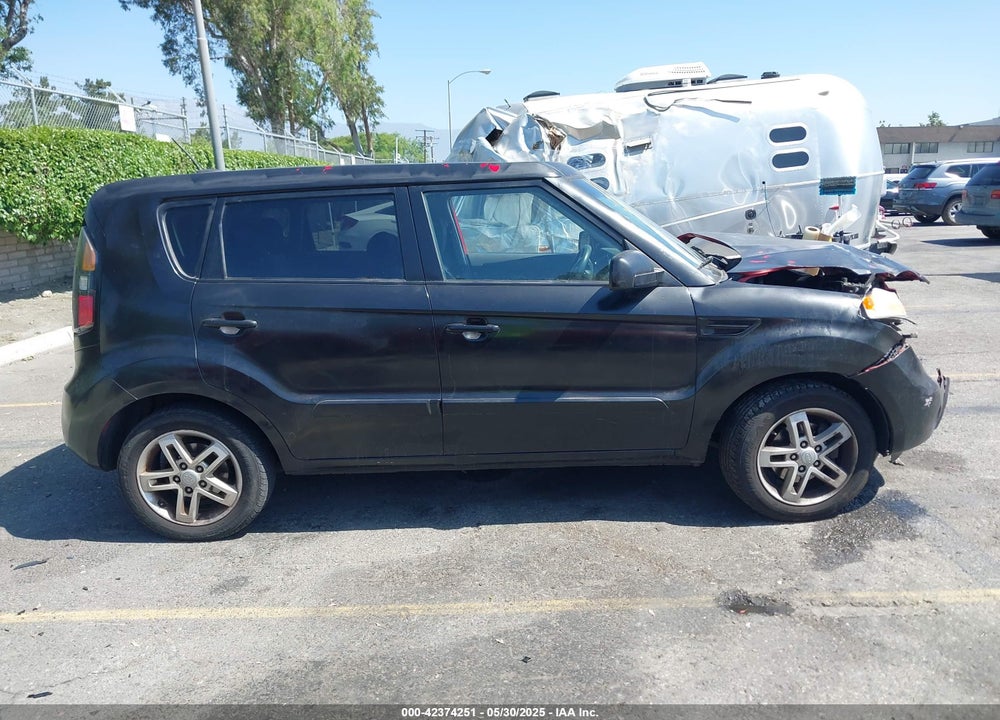 2011 KIA SOUL VIN: KNDJT2A27B7335953