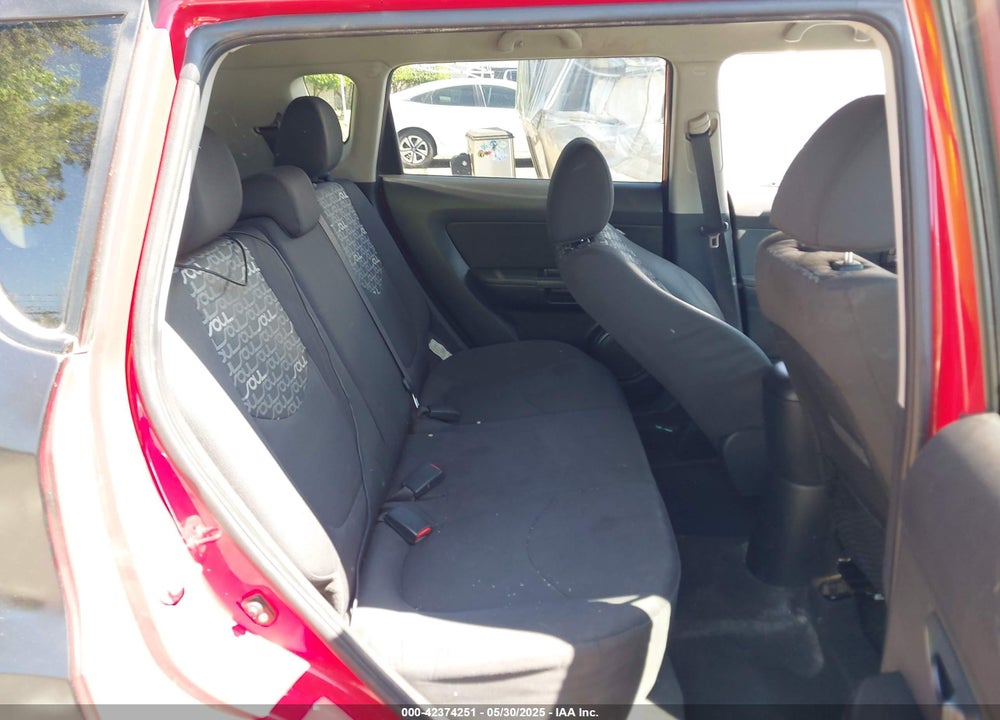 2011 KIA SOUL VIN: KNDJT2A27B7335953