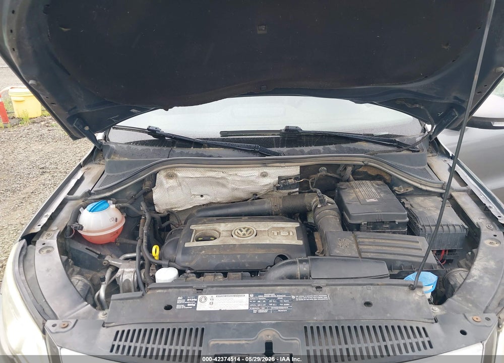 2010 VOLKSWAGEN TIGUAN VIN: WVGBV7AX2AW503778