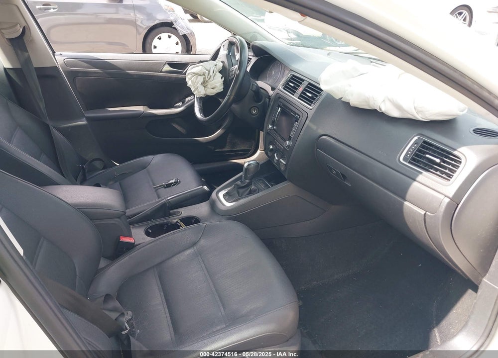 2012 VOLKSWAGEN JETTA 2.5L SE VIN: 3VWDP7AJ3CM401411