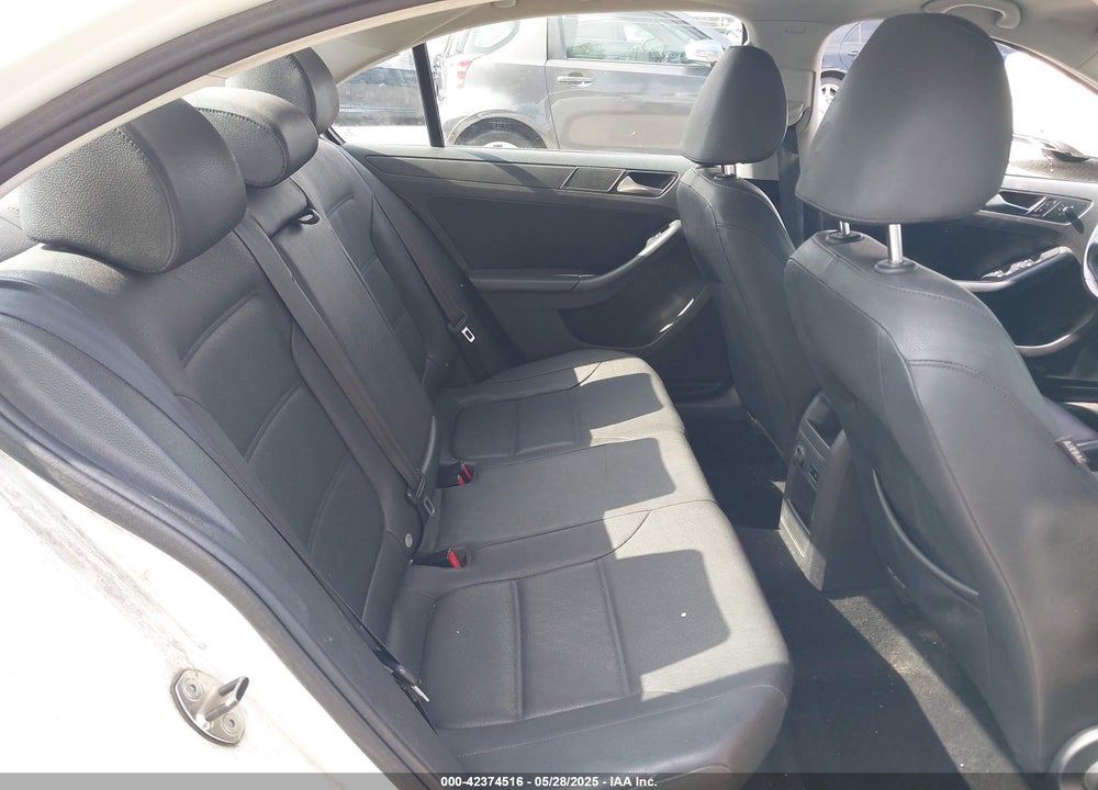 2012 VOLKSWAGEN JETTA 2.5L SE VIN: 3VWDP7AJ3CM401411