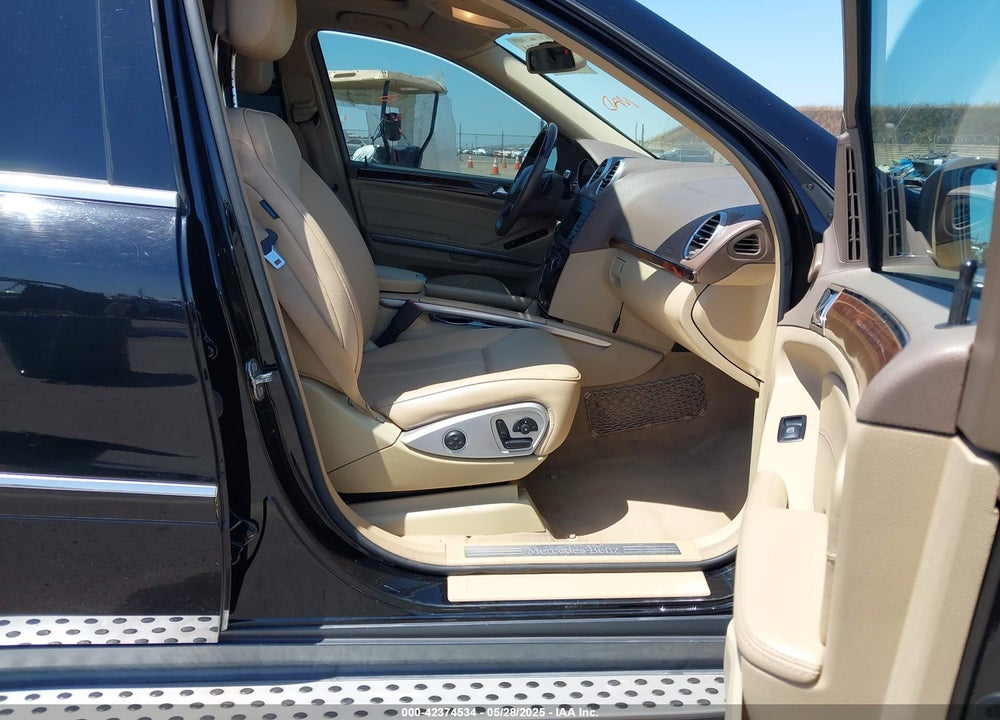 2011 MERCEDES-BENZ GL 450 4MATIC VIN: 4JGBF7BE8BA743488