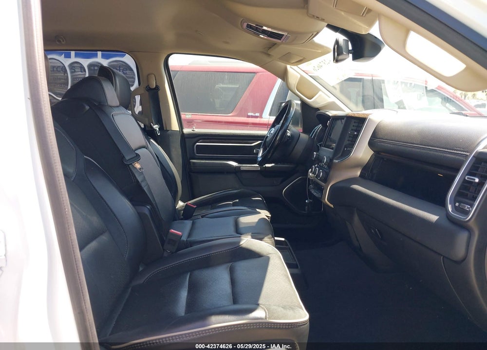 2019 RAM 1500 LAIE  4X4 5'7 BOX VIN: 1C6SRFJT5KN760383