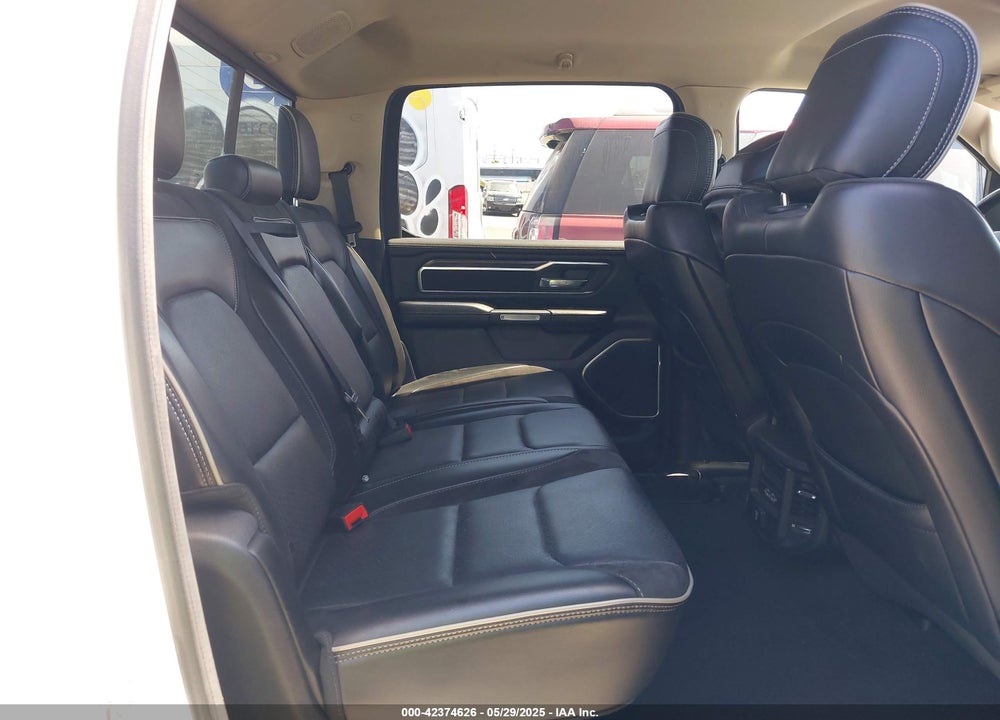 2019 RAM 1500 LAIE  4X4 5'7 BOX VIN: 1C6SRFJT5KN760383