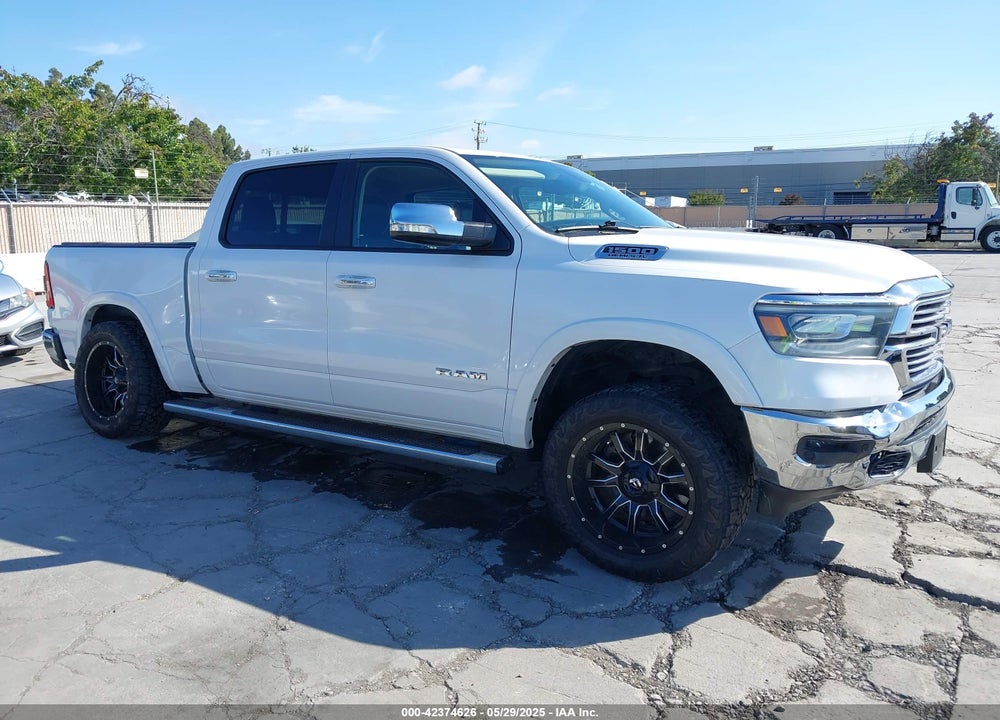 2019 RAM 1500 LAIE  4X4 5'7 BOX VIN: 1C6SRFJT5KN760383
