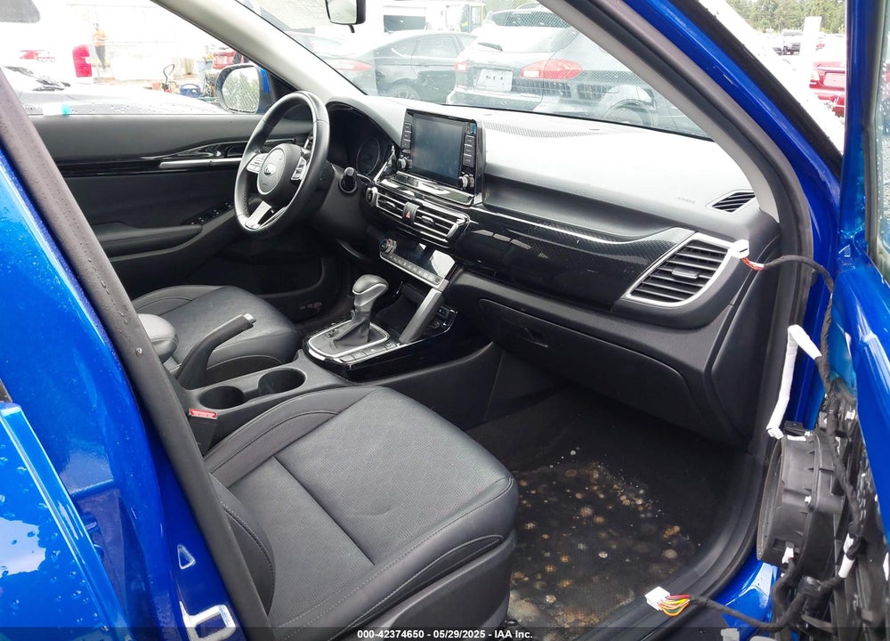 2021 KIA SELTOS EX VIN: KNDERCAA4M7196056