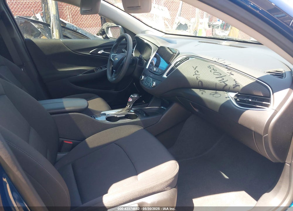 2019 CHEVROLET MALIBU LT VIN: 1G1ZD5ST0KF197907