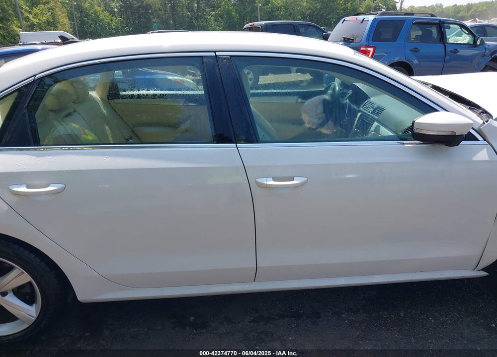 2013 VOLKSWAGEN PASSAT VIN: 1VWBH7A35DC032589
