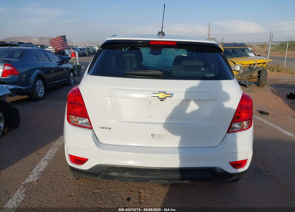 2018 CHEVROLET TRAX LS VIN: 3GNCJKSB8JL172678