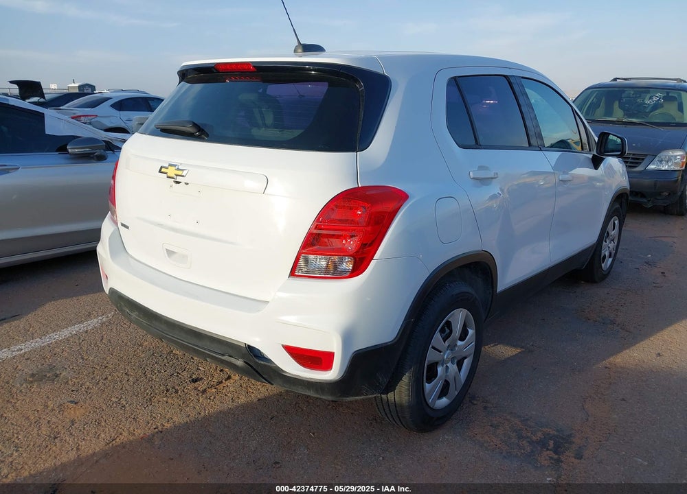 2018 CHEVROLET TRAX LS VIN: 3GNCJKSB8JL172678