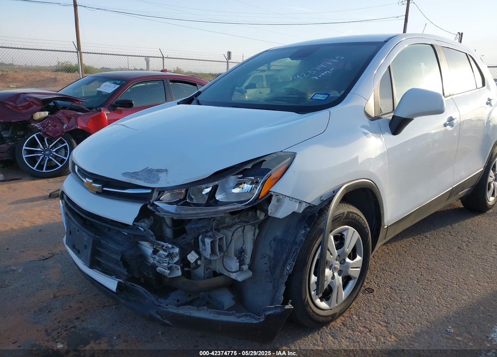 2018 CHEVROLET TRAX LS VIN: 3GNCJKSB8JL172678
