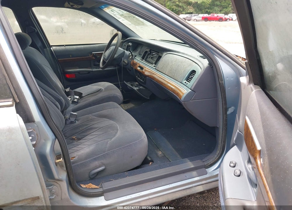 1999 MERCURY GRAND MARQUIS GS VIN: 2MEFM74W8XX686921