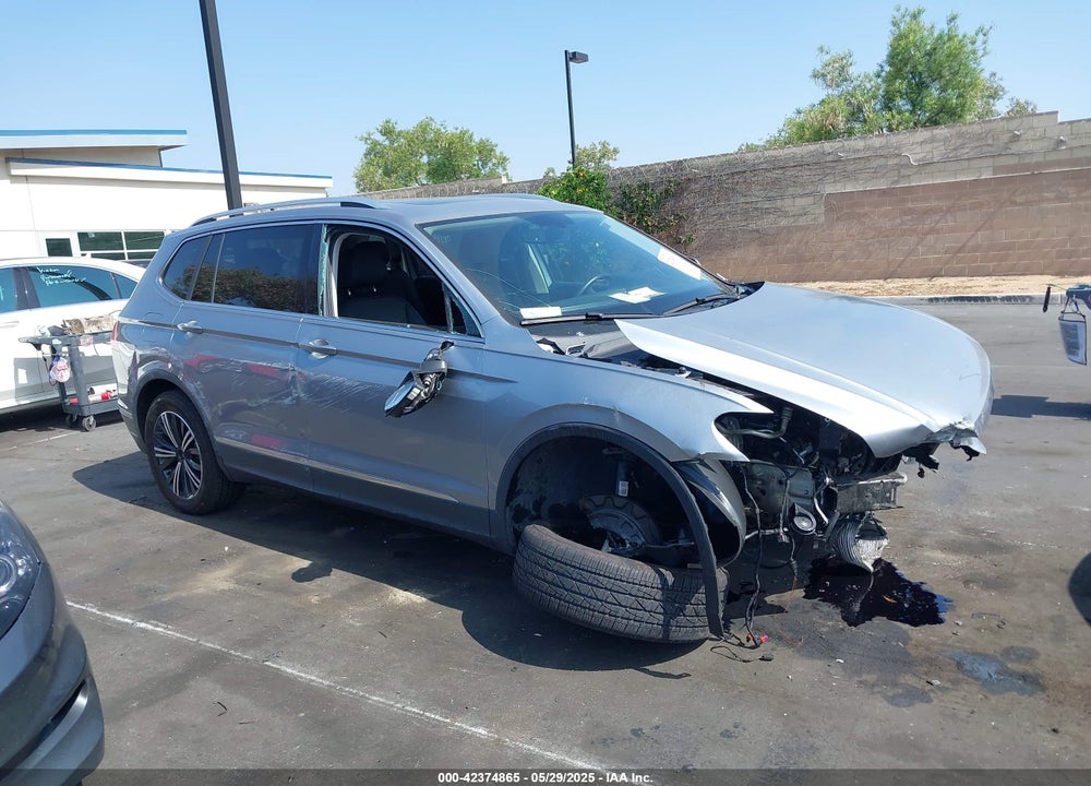 2019 VOLKSWAGEN TIGUAN VIN: 3VV3B7AX2KM118001