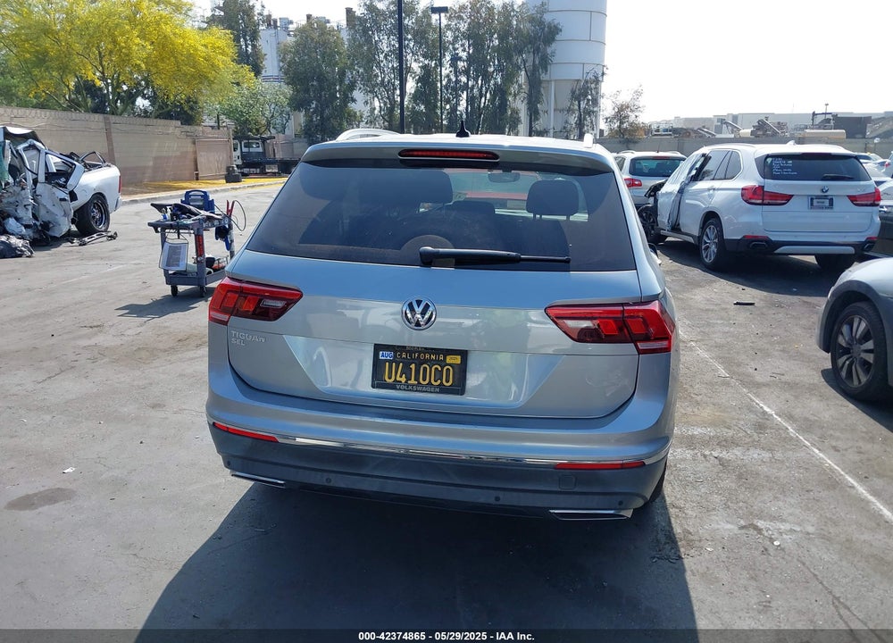 2019 VOLKSWAGEN TIGUAN VIN: 3VV3B7AX2KM118001