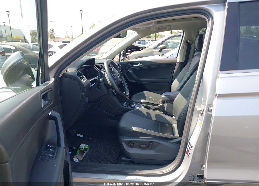2019 VOLKSWAGEN TIGUAN VIN: 3VV3B7AX2KM118001