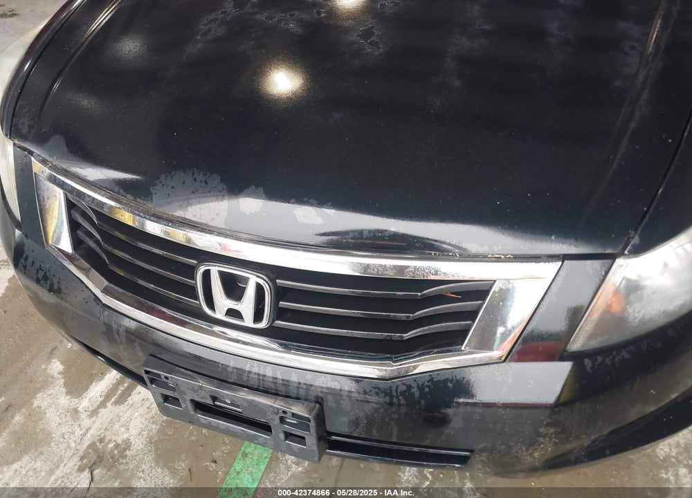 2008 HONDA ACCORD VIN: 1HGCP26818A097900