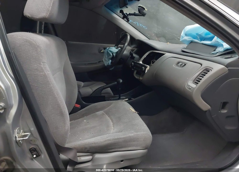 2001 HONDA ACCORD 2.3 LX VIN: JHMCG56421C002640