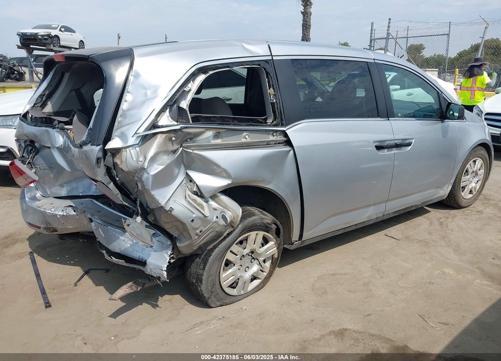 2011 HONDA ODYSSEY LX VIN: 5FNRL5H29BB017031