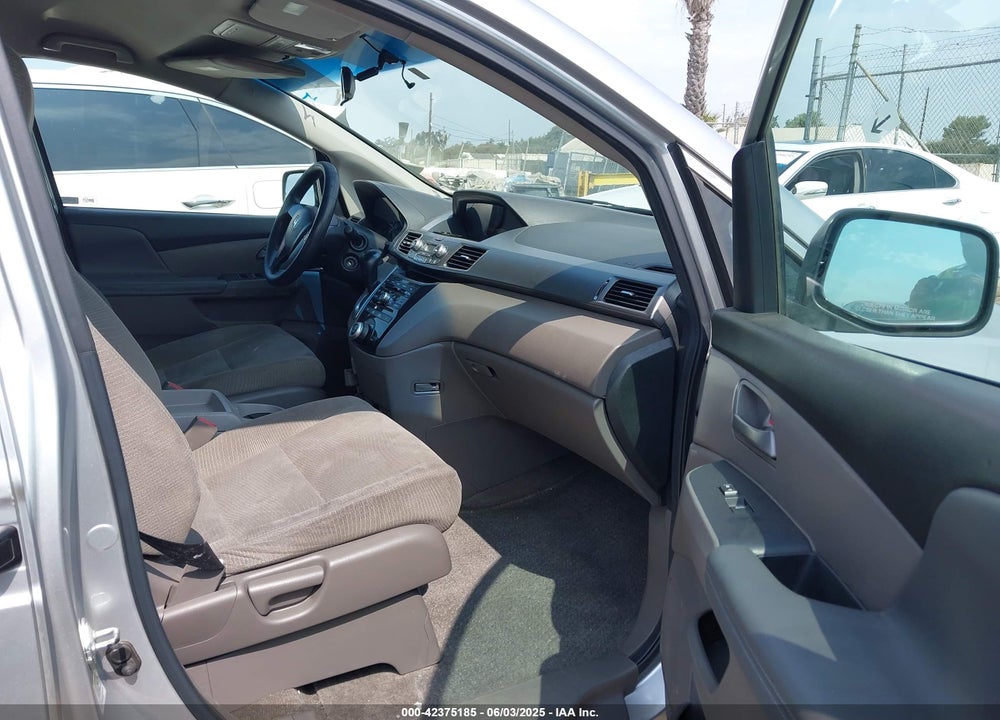 2011 HONDA ODYSSEY LX VIN: 5FNRL5H29BB017031