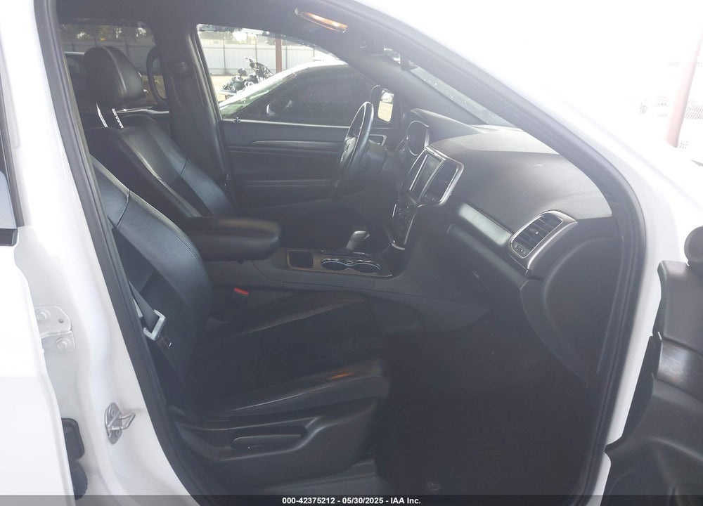 2018 JEEP GRAND CHEROKEE VIN: 1C4RJFAG5JC303228