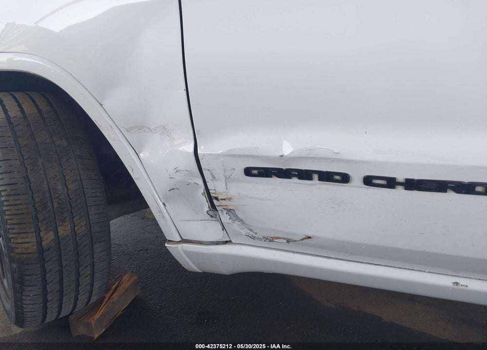 2018 JEEP GRAND CHEROKEE VIN: 1C4RJFAG5JC303228