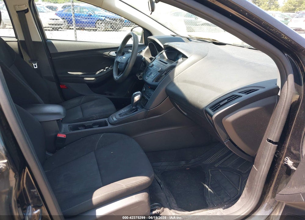 2015 FORD FOCUS SE VIN: 1FADP3F27FL216870