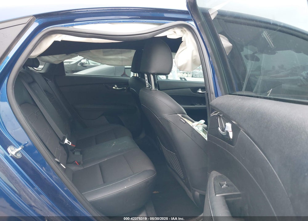 2021 KIA FORTE VIN: 3KPF34AD3ME403218