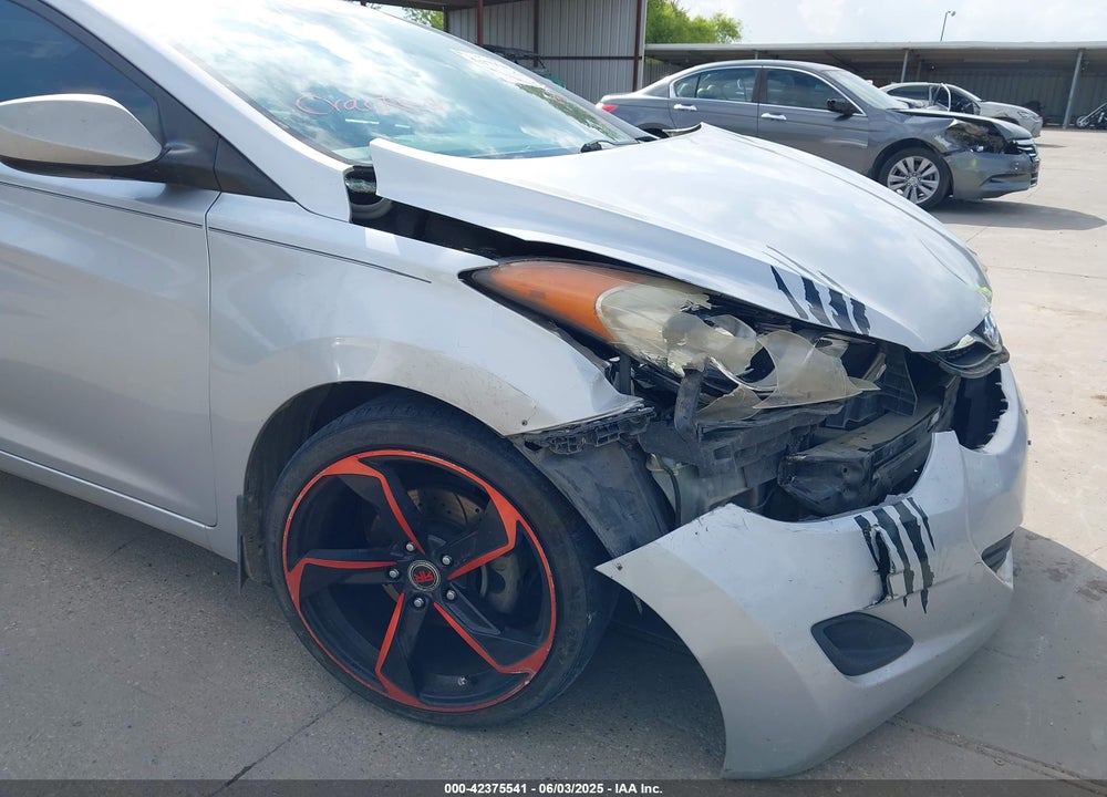 2013 HYUNDAI ELANTRA VIN: 5NPDH4AE0DH387413