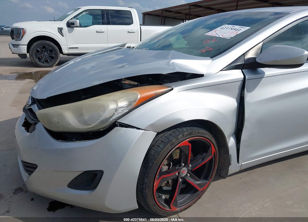 2013 HYUNDAI ELANTRA VIN: 5NPDH4AE0DH387413