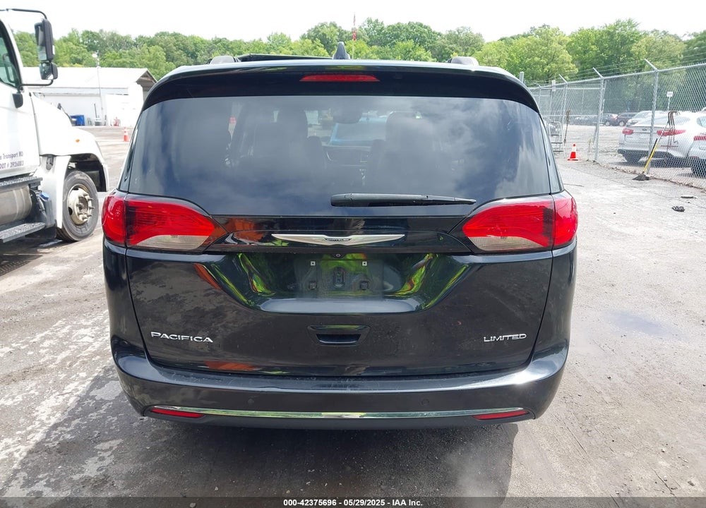 2017 CHRYSLER PACIFICA LIMITED VIN: 2C4RC1GG3HR566162