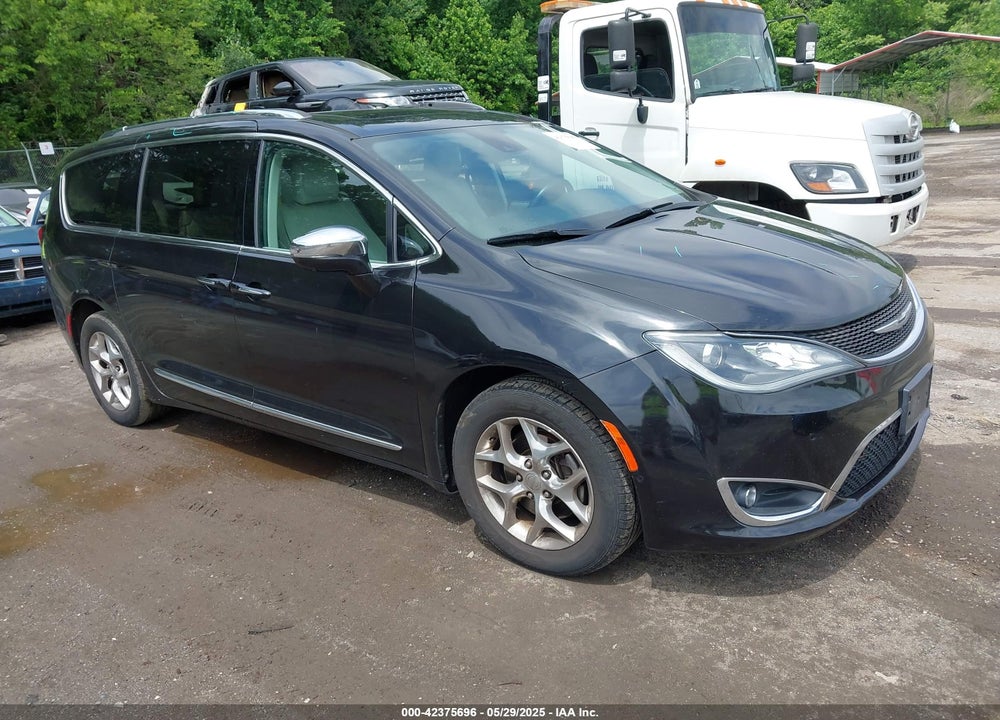 2017 CHRYSLER PACIFICA LIMITED VIN: 2C4RC1GG3HR566162