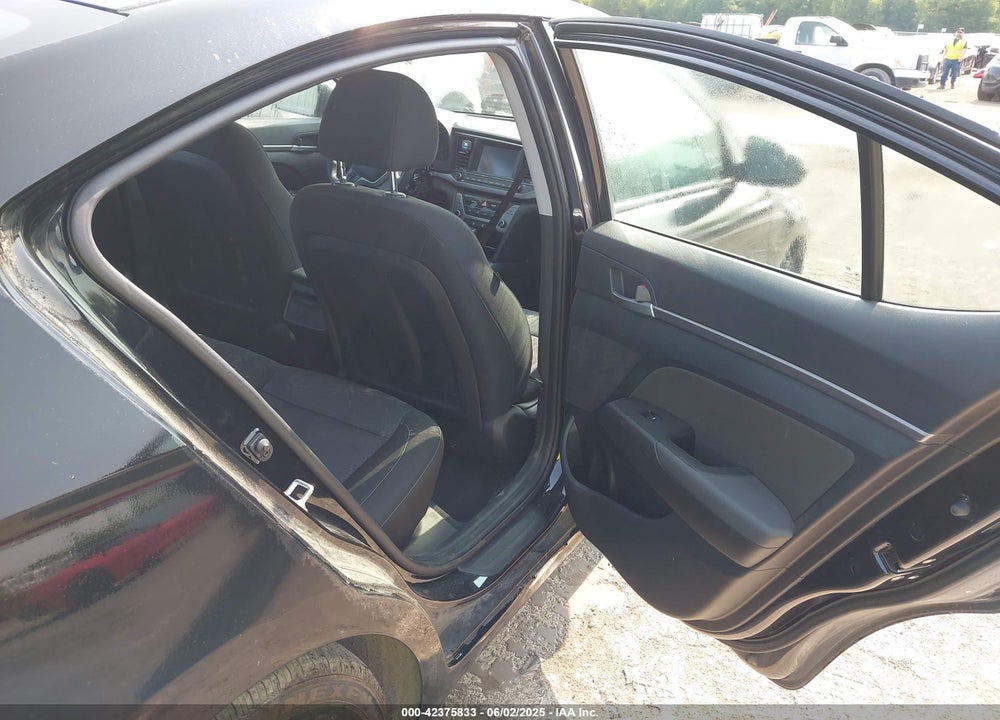 2018 HYUNDAI ELANTRA VIN: 5NPD84LF6JH401655