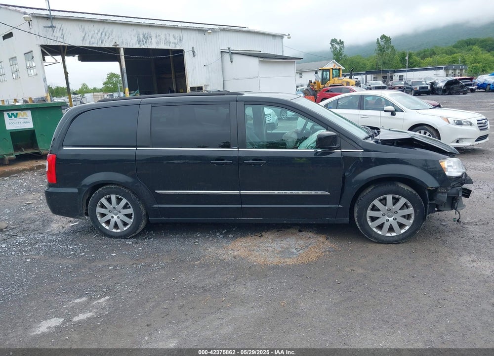2014 CHRYSLER TOWN & COUNTRY VIN: 2C4RC1BG3ER317203