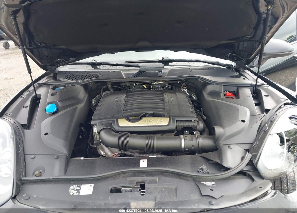 2016 PORSCHE CAYENNE VIN: WP1AA2A28GLA10621