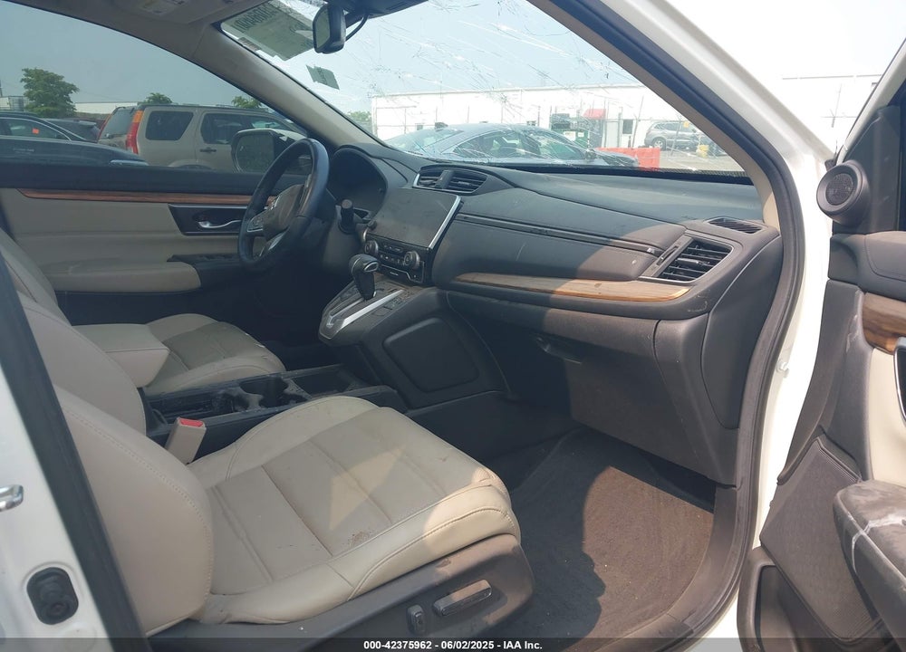 2018 HONDA CR-V VIN: 2HKRW2H81JH616208