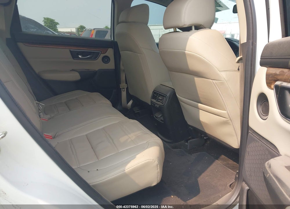 2018 HONDA CR-V VIN: 2HKRW2H81JH616208