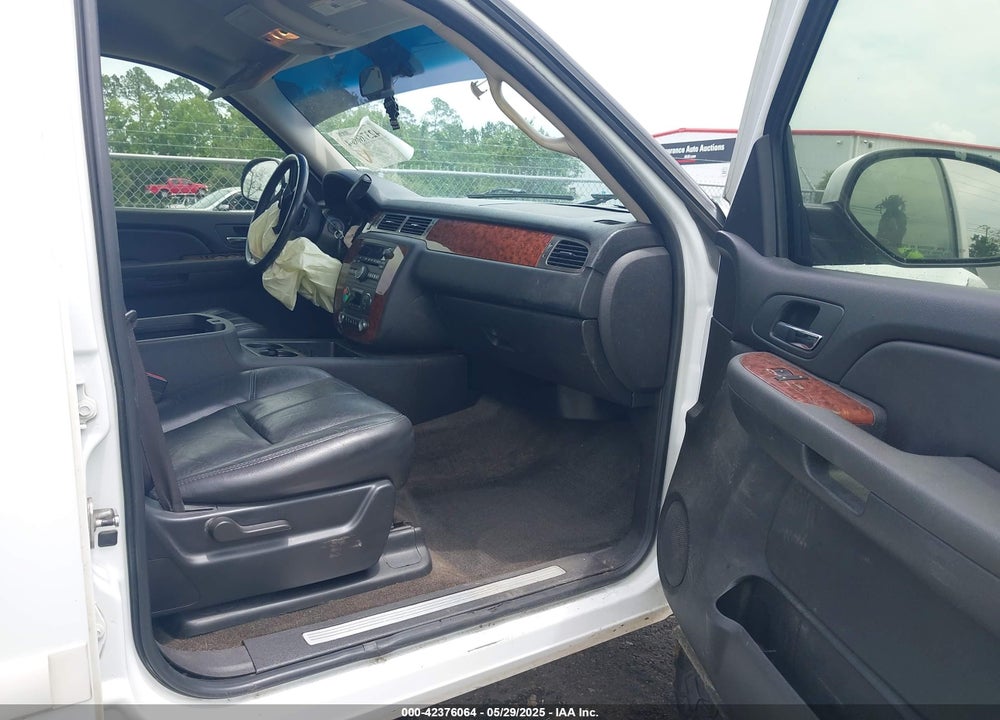 2007 CHEVROLET TAHOE LT VIN: 1GNFC13J27J383379