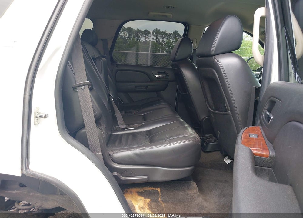 2007 CHEVROLET TAHOE LT VIN: 1GNFC13J27J383379