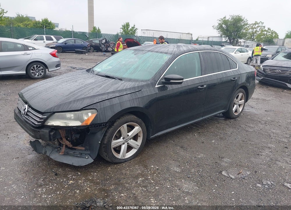 2013 VOLKSWAGEN PASSAT VIN: 1VWBP7A35DC084825