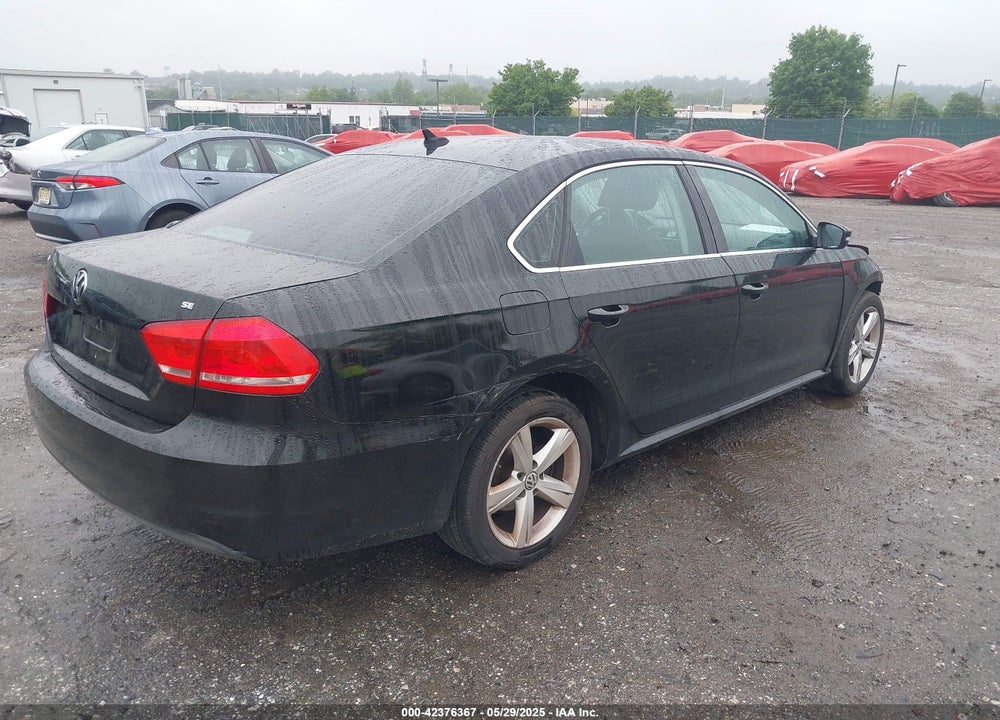 2013 VOLKSWAGEN PASSAT VIN: 1VWBP7A35DC084825